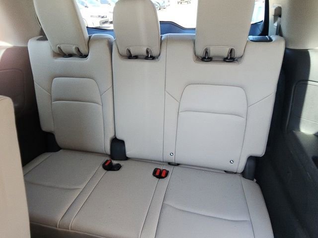 Used 2024 Nissan Pathfinder SL w/ Black Appearance Package image 19