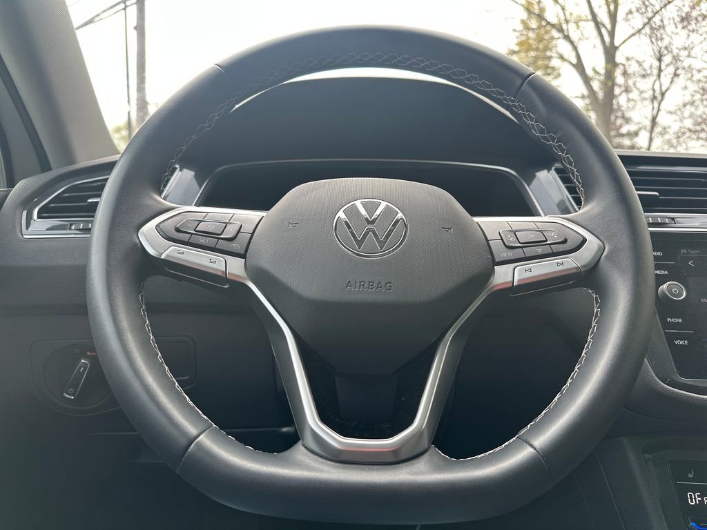 Used 2022 Volkswagen Tiguan SE AWD/4WD image 7
