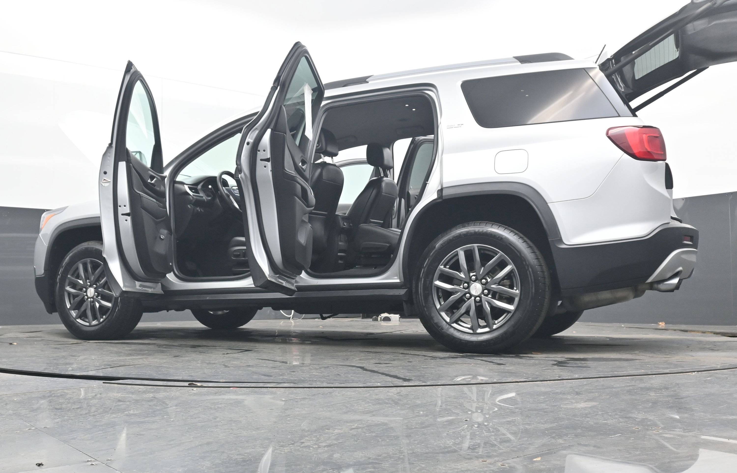 Used 2019 GMC Acadia SLT image 43