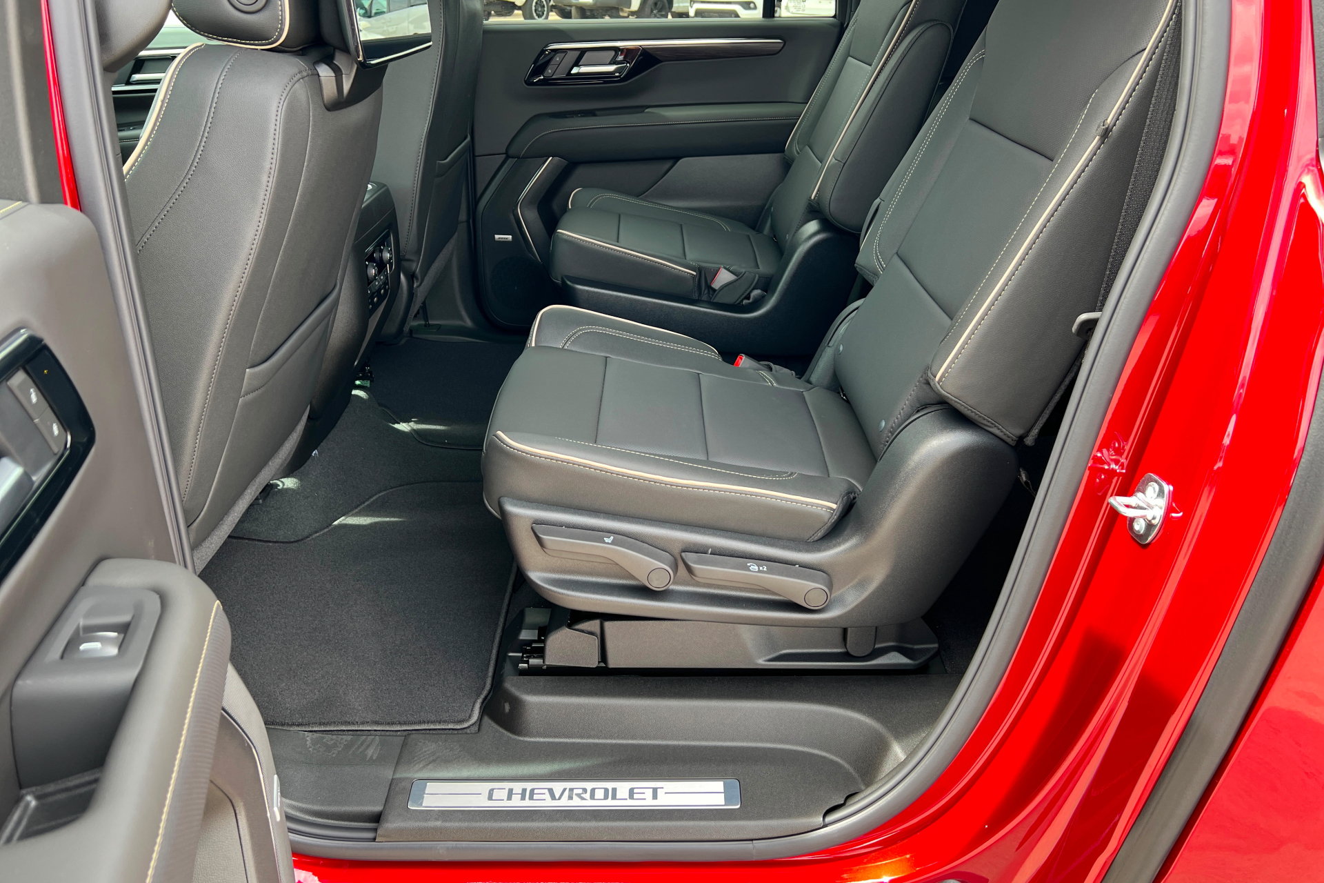 New 2026 Chevrolet Suburban Premier AWD/4WD image 22