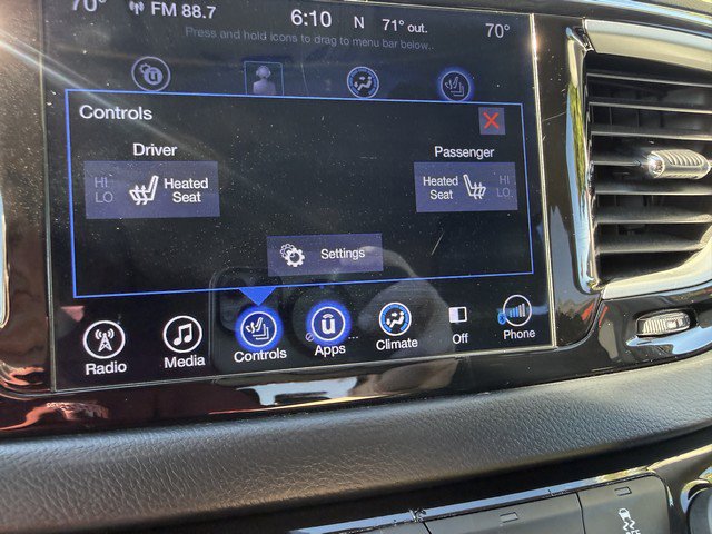 Used 2017 Chrysler Pacifica Touring-L FWD image 29
