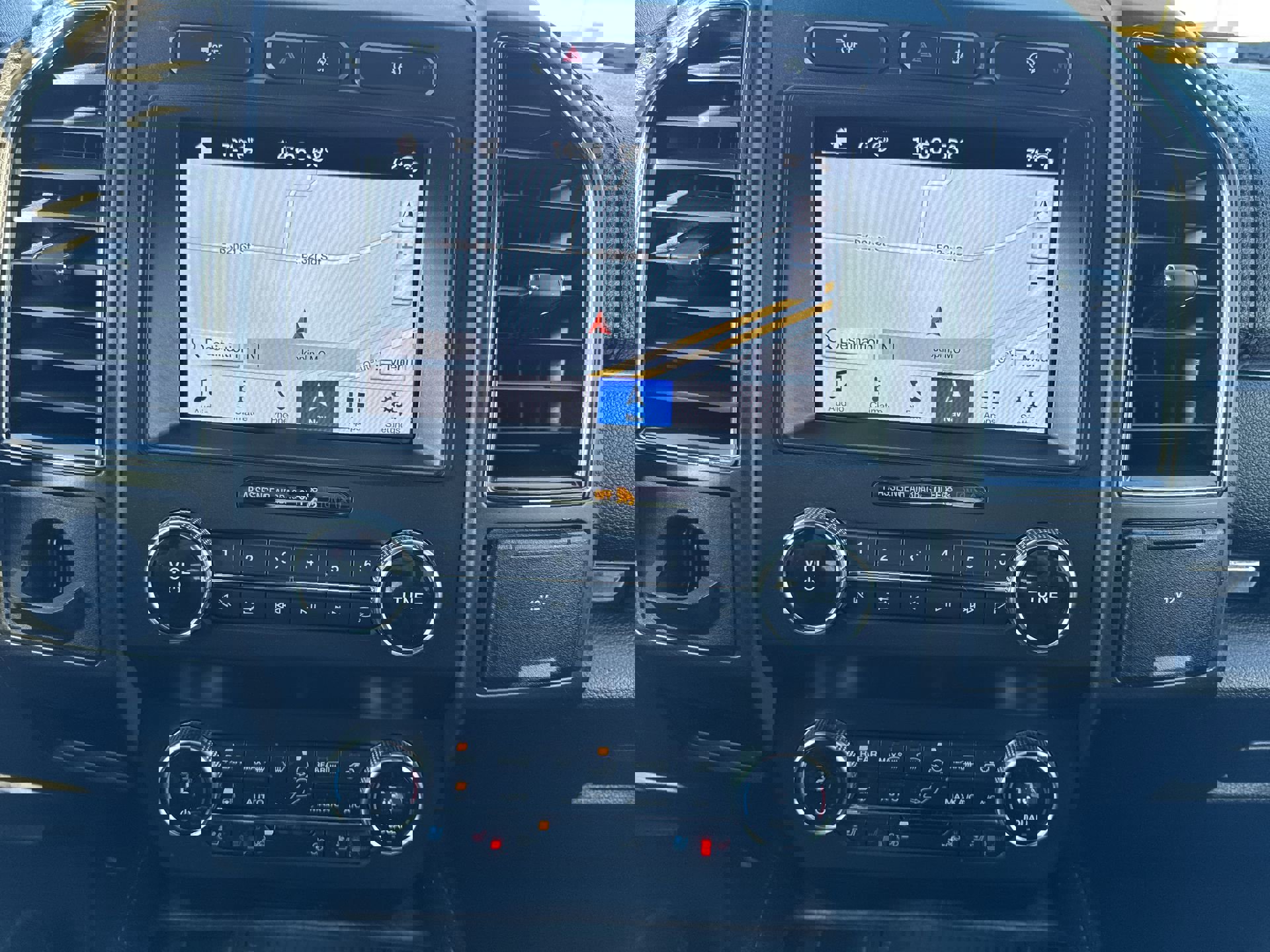 Used 2019 Ford Expedition Limited w/ Equipment Group 301A image 18