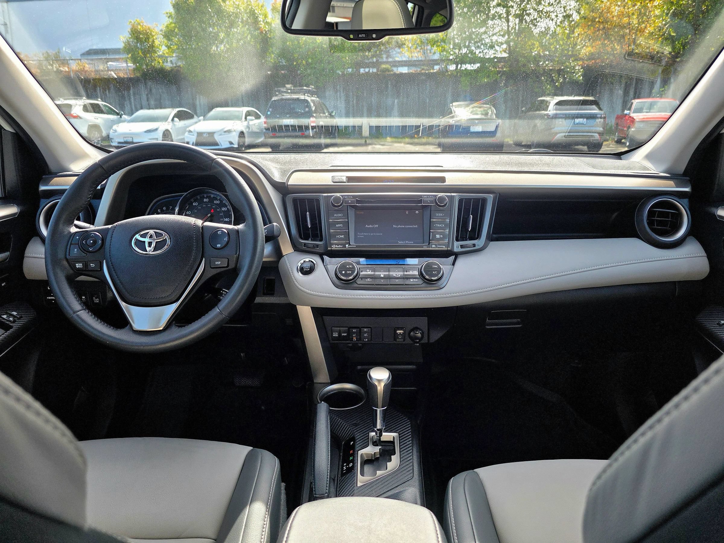 Used 2014 Toyota RAV4 Limited w/ Technology Package AWD/4WD image 19