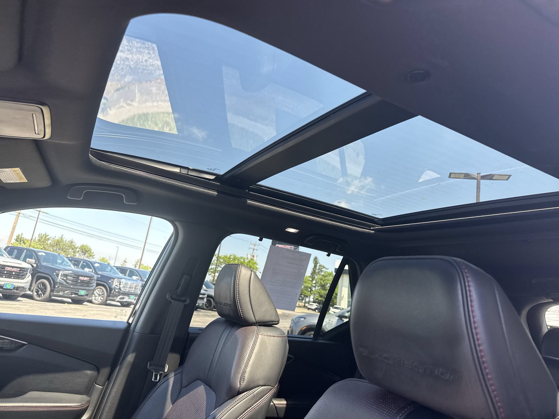 Used 2025 Honda Pilot Black Edition image 19