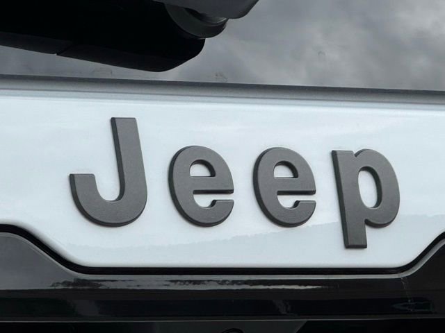New 2026 Jeep Cherokee Overland image 11