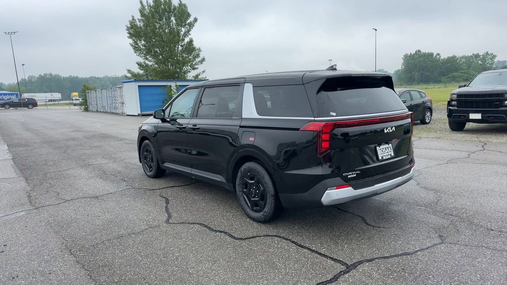 New 2025 Kia Carnival image 6