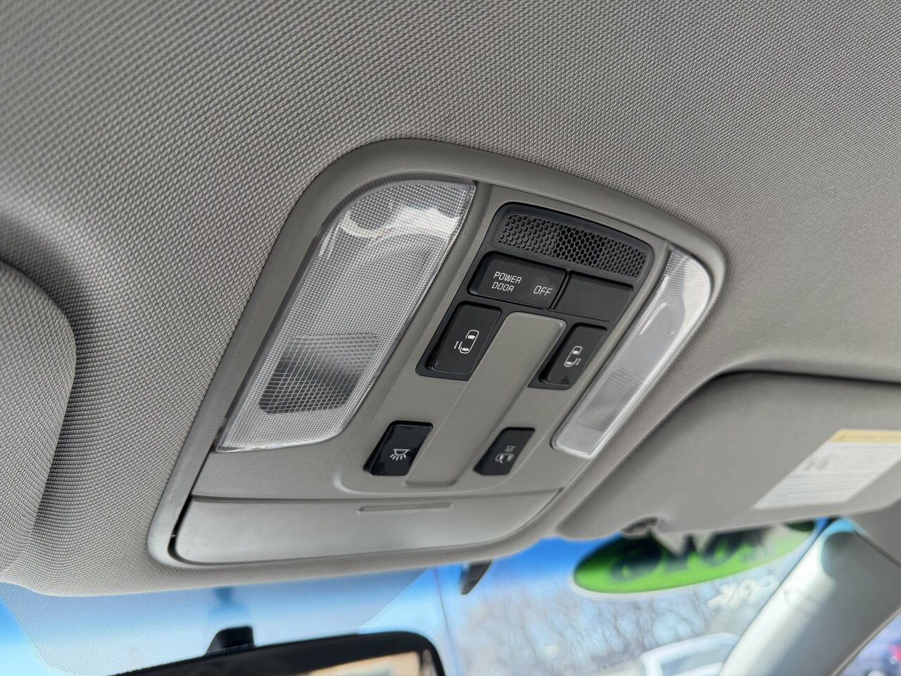 Used 2016 Kia Sedona LX w/ LX Convenience Package FWD image 16