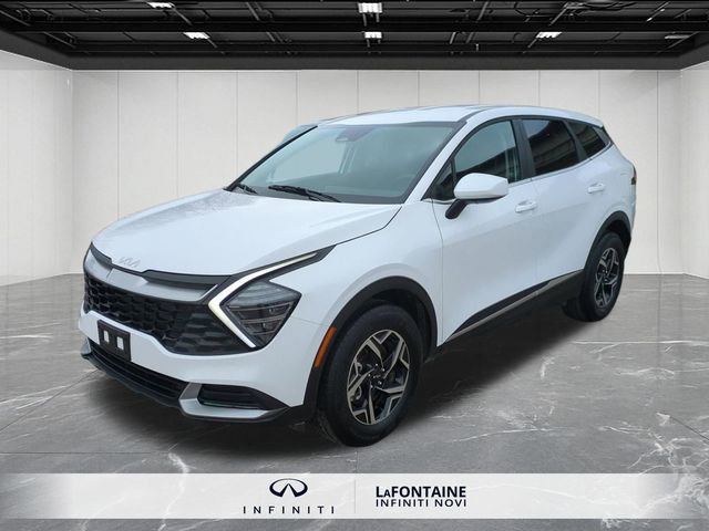 Used 2025 Kia Sportage LX image 4