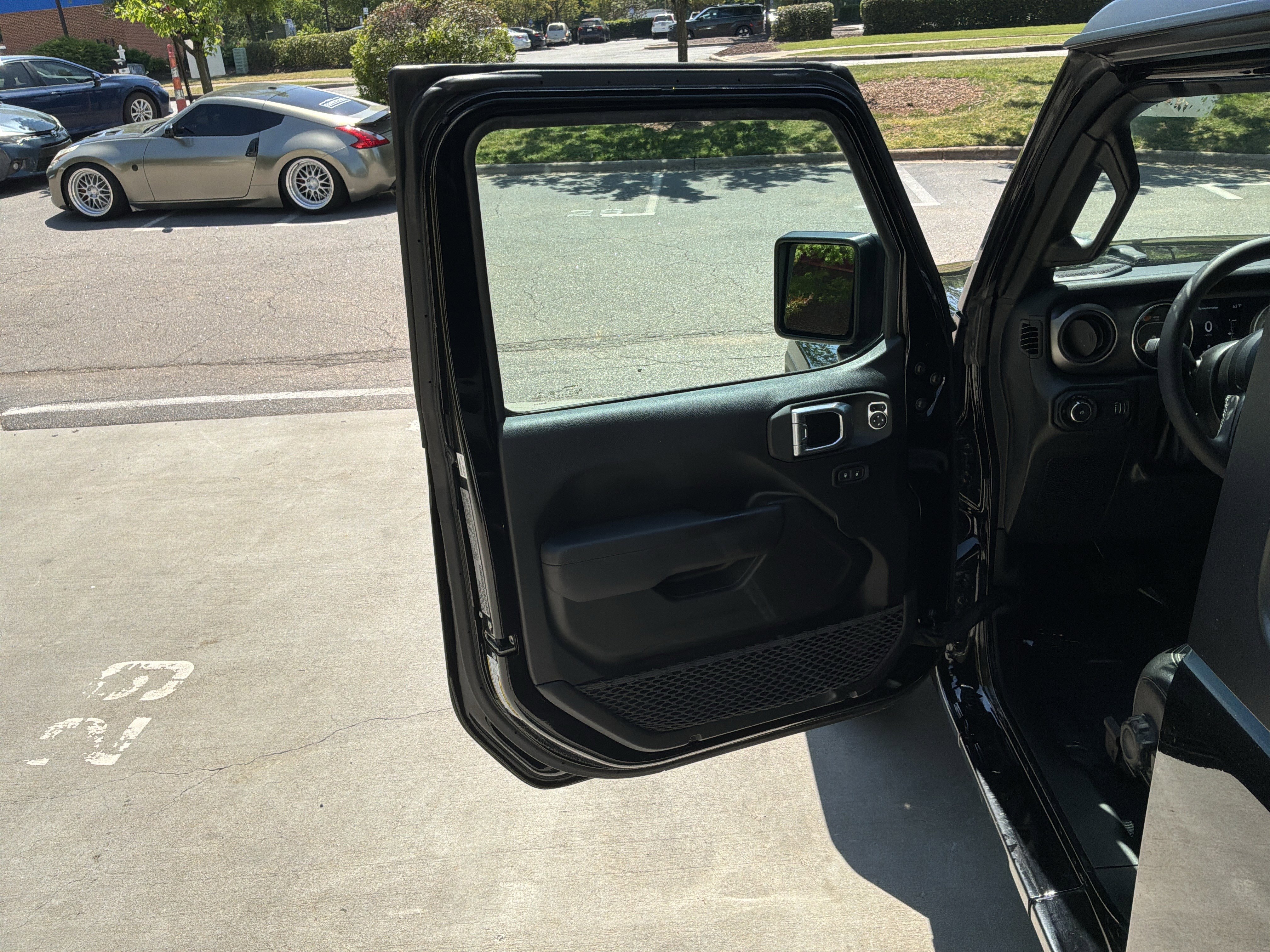 Used 2023 Jeep Wrangler Sport AWD/4WD image 14
