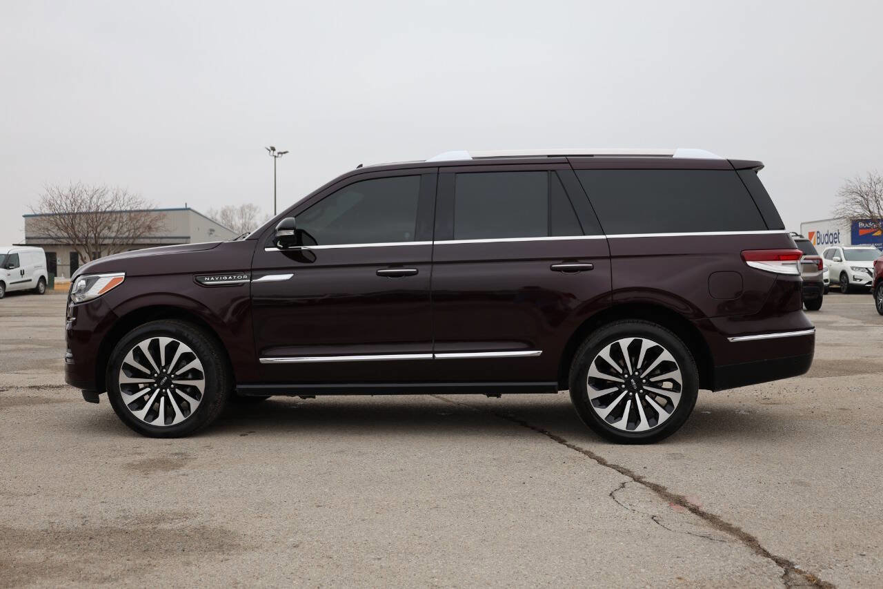 Used 2023 Lincoln Navigator Reserve image 8