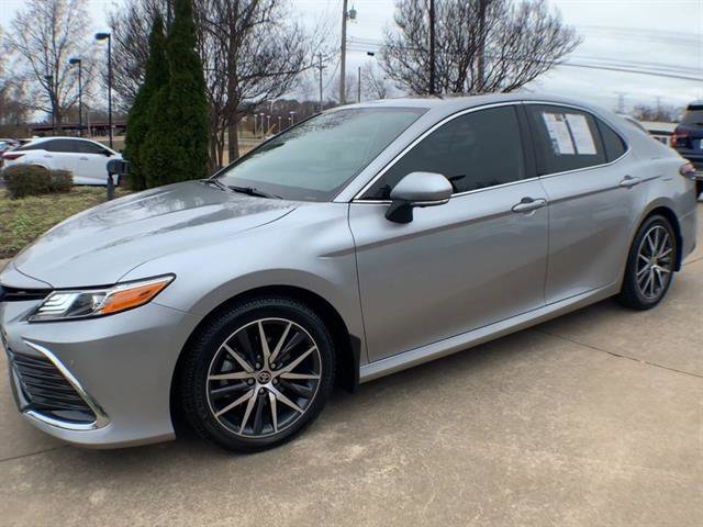 Used 2022 Toyota Camry XLE image 4