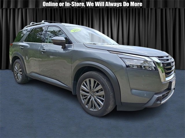 Used 2025 Nissan Pathfinder SL w/ SL Premium Package