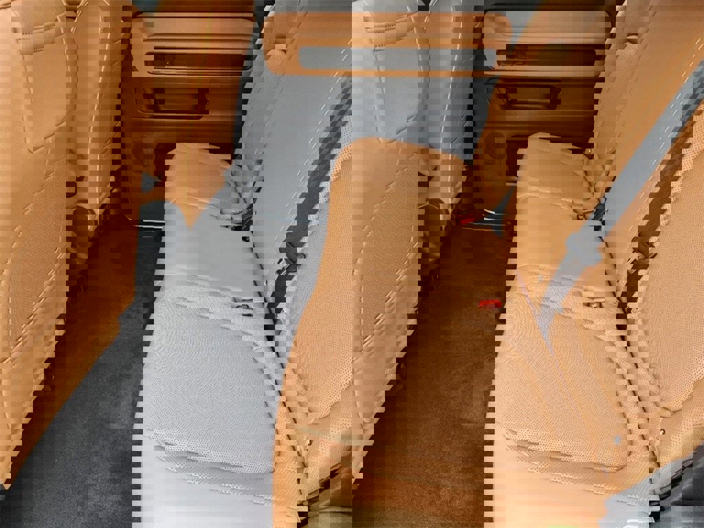 New 2025 Volkswagen ID. Buzz Pro S image 28