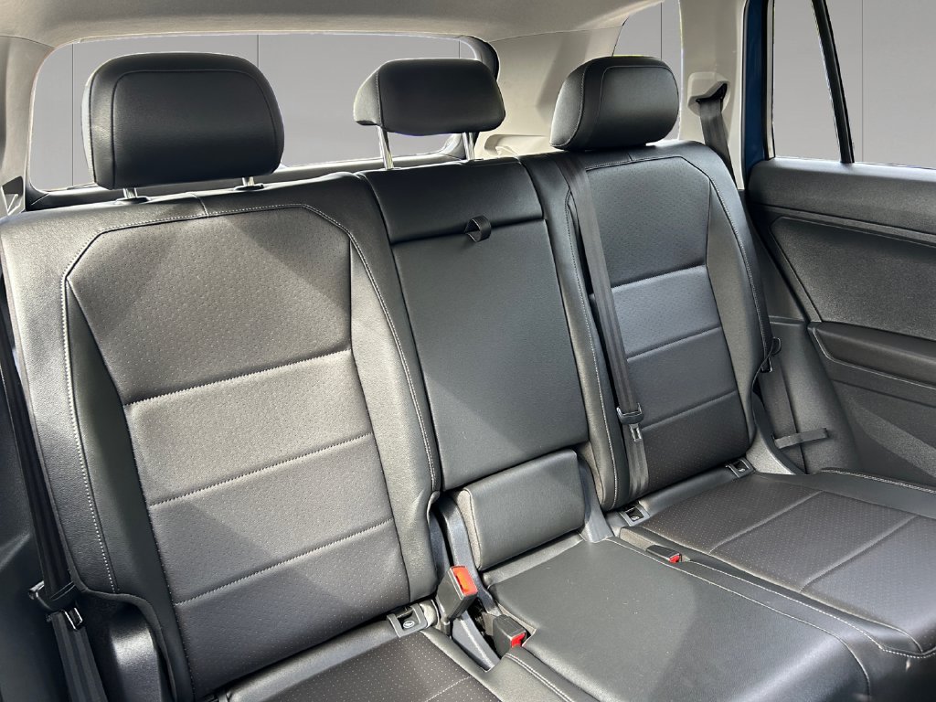 Used 2018 Volkswagen Tiguan SE AWD/4WD image 19