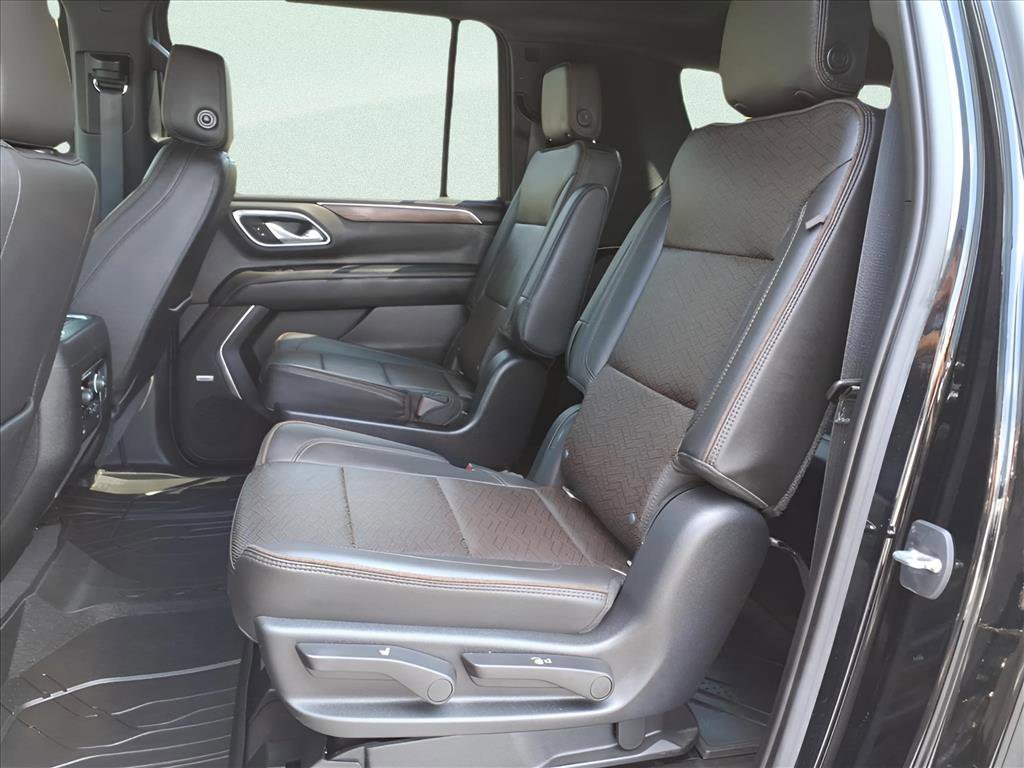 Used 2021 Chevrolet Suburban High Country image 10