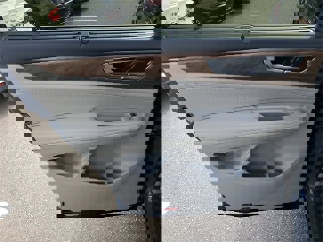 New 2026 Volkswagen Atlas SE image 9