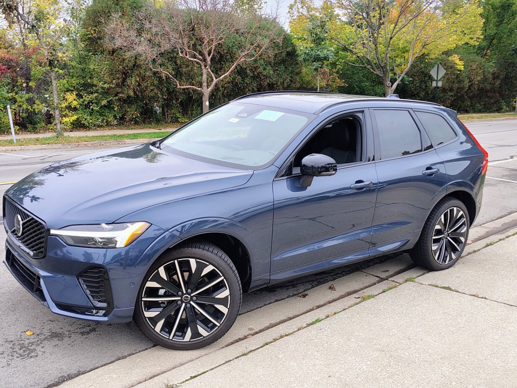 New 2027 Volvo XC60 B5 Ultra AWD/4WD image 3