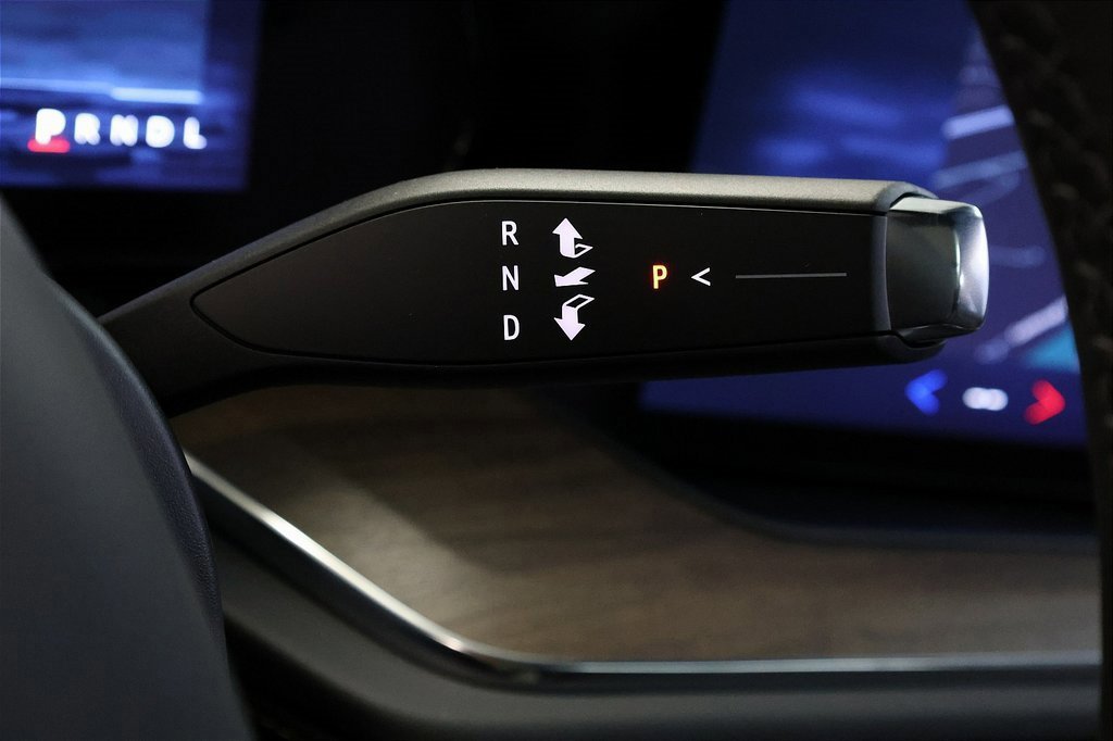 New 2025 Chevrolet Suburban High Country image 23