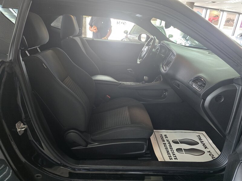 Used 2019 Dodge Challenger SXT w/ Blacktop Package RWD image 13
