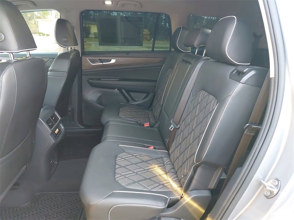 Certified 2024 Volkswagen Atlas SEL Premium R-Line image 35