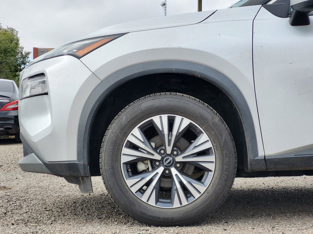 Used 2023 Nissan Rogue SV image 9