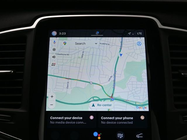 Used 2023 Volvo XC90 B6 Core w/ Climate Package image 13