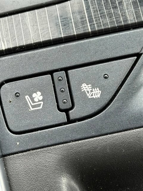 Used 2016 Chevrolet Impala LTZ w/ Enhanced Convenience Package FWD image 24