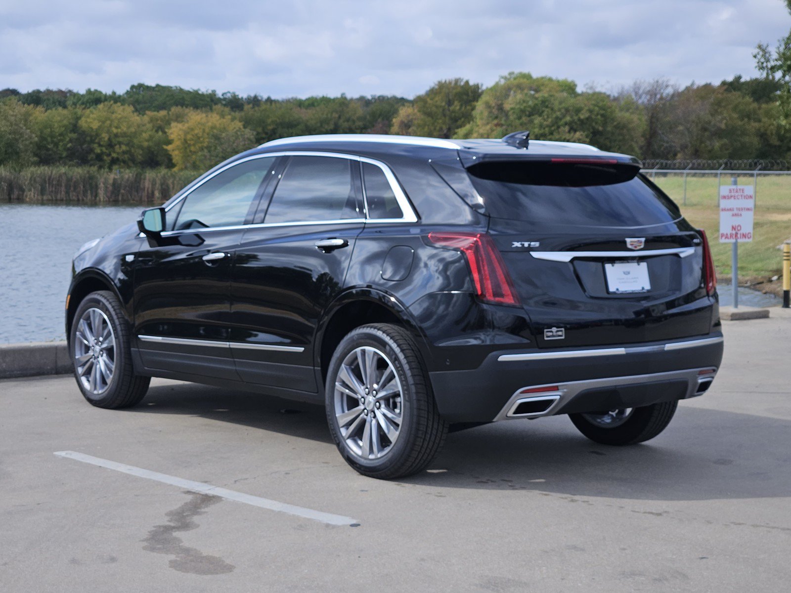 New 2026 Cadillac XT5 Premium Luxury w/ Driver Assist Package FWD image 3