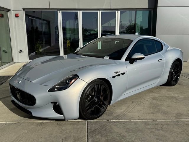 Used 2025 Maserati GranTurismo Folgore image 3