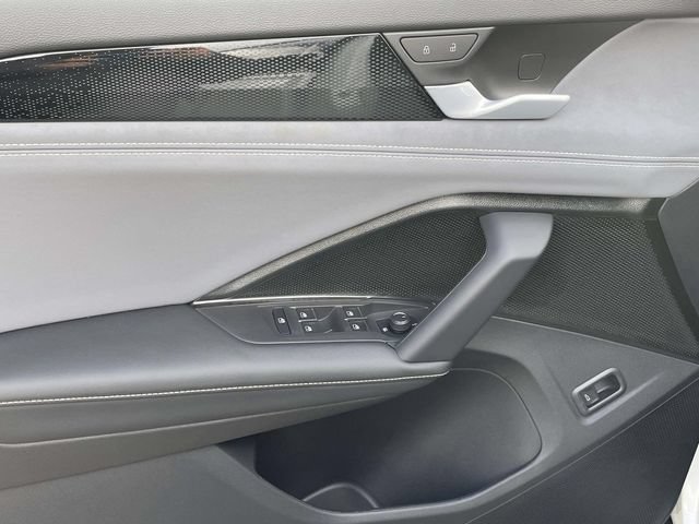 New 2026 Volkswagen Tiguan SE R-Line FWD image 17