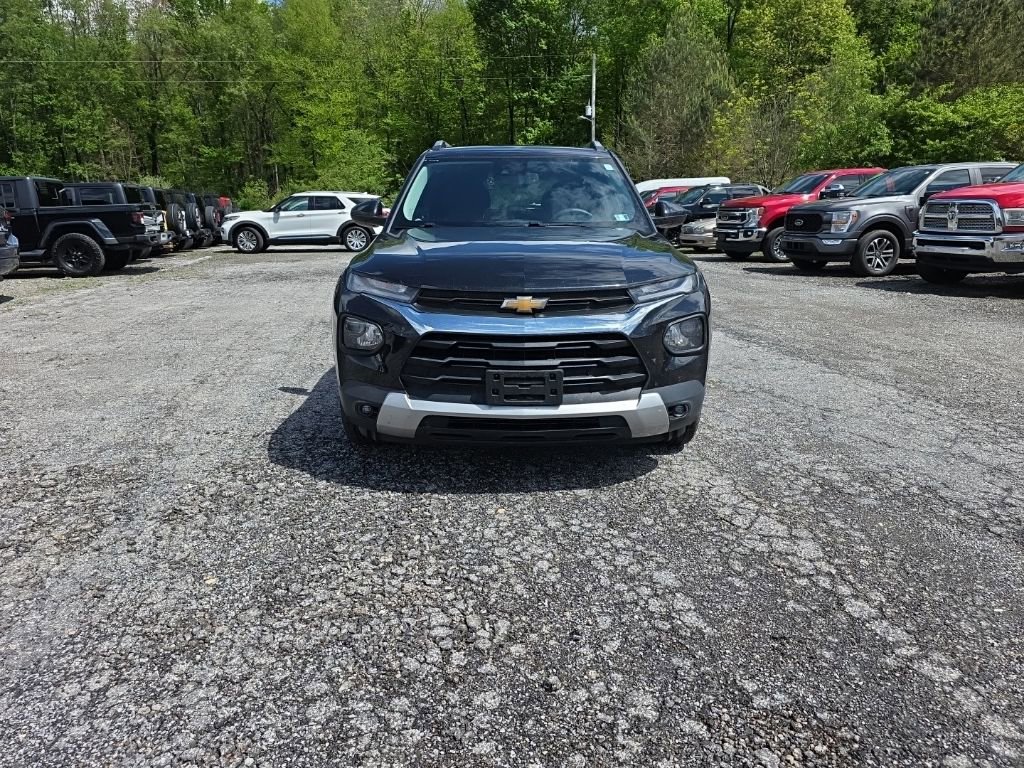 Used 2023 Chevrolet TrailBlazer LT w/ Convenience Package AWD/4WD image 2