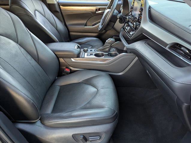 Used 2021 Toyota Highlander Limited image 20