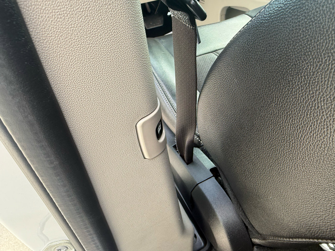 Used 2019 Dodge Grand Caravan SXT image 13