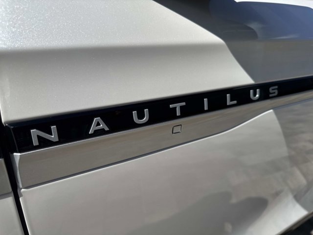New 2026 Lincoln Nautilus Reserve image 8