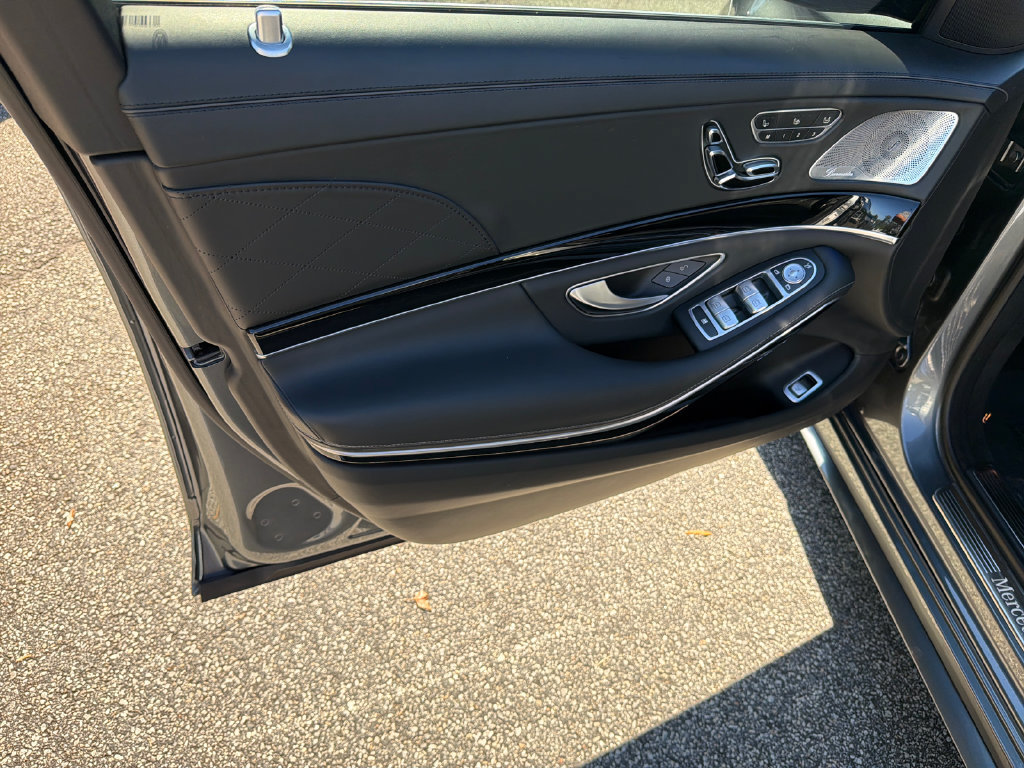 Used 2018 Mercedes-Benz S 560 Sedan w/ AMG Line Exterior image 10