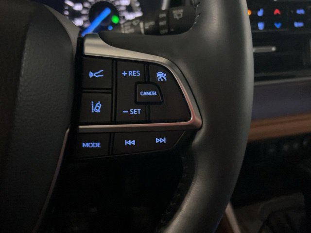 Used 2021 Toyota Highlander Platinum AWD/4WD image 31