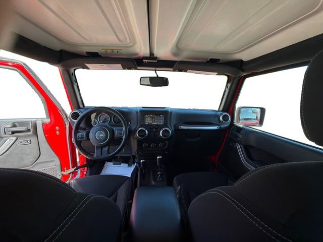 Used 2015 Jeep Wrangler Sahara w/ Connectivity Group AWD/4WD image 21