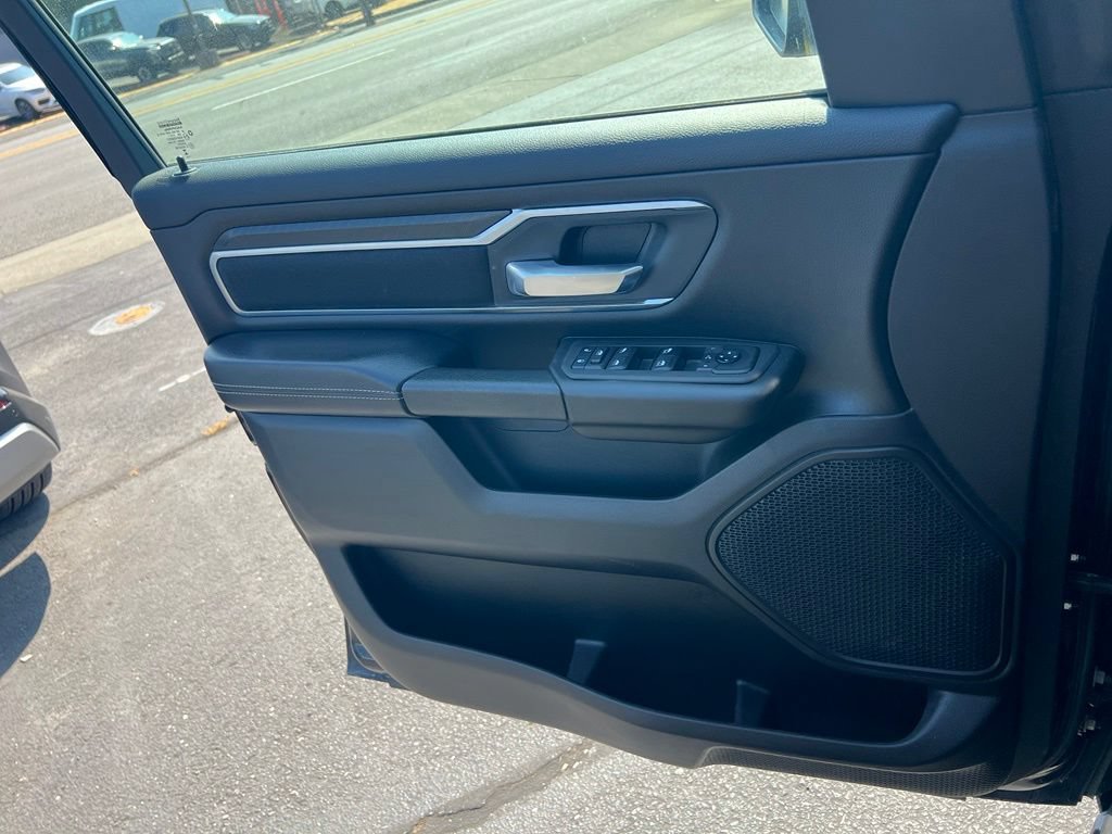 Used 2025 RAM 1500 Big Horn AWD/4WD image 17