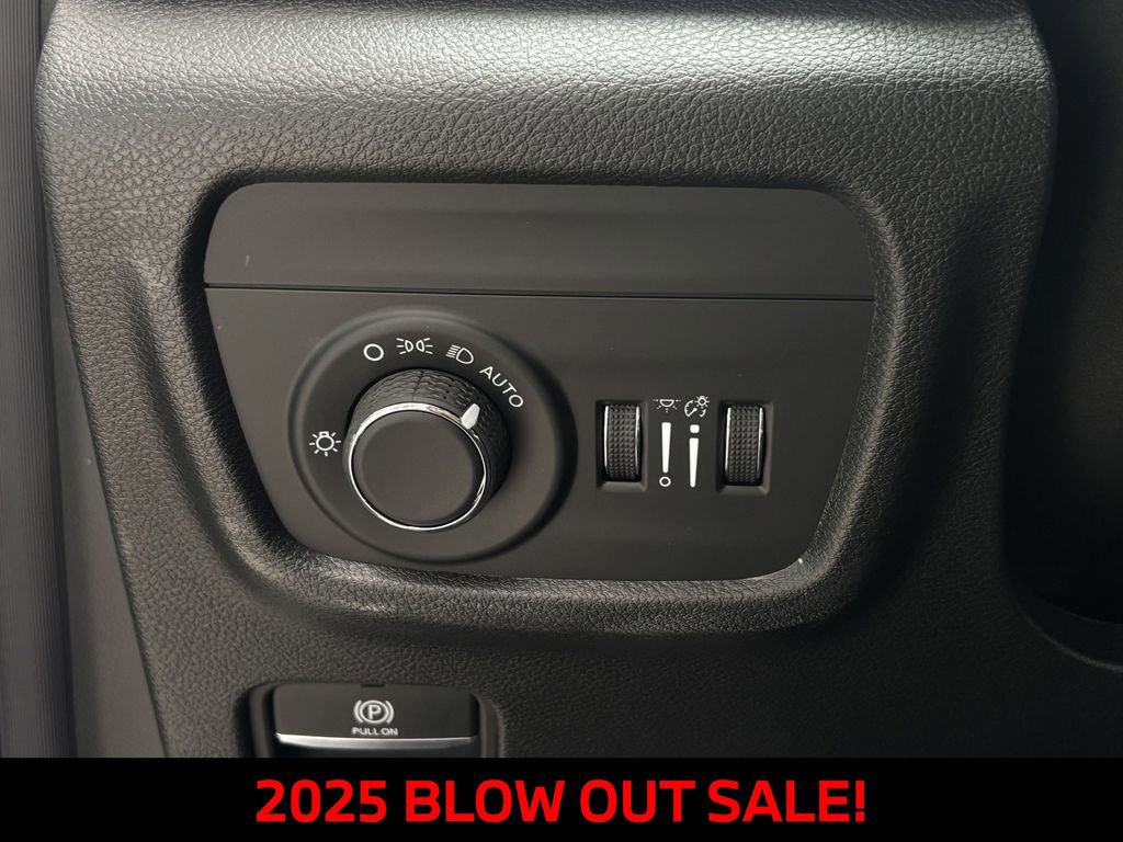 New 2025 Jeep Grand Cherokee Laredo image 19