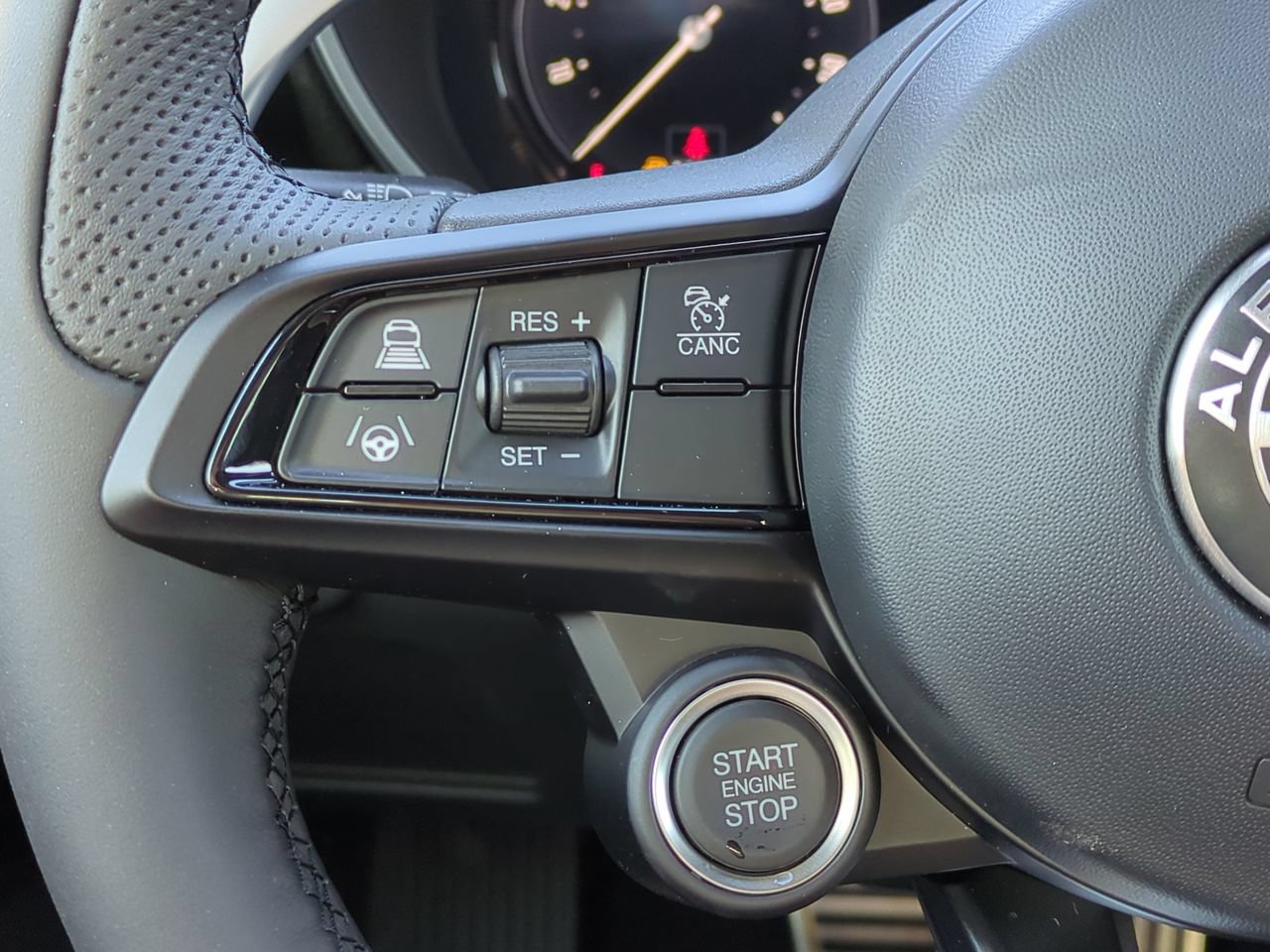 New 2025 Alfa Romeo Giulia w/ Driving Assist Package RWD image 22