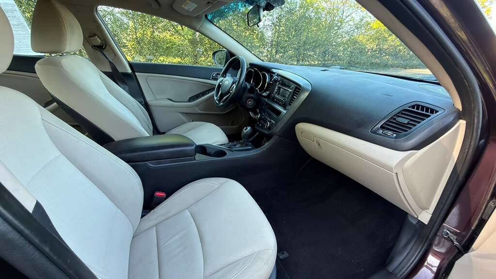 Used 2012 Kia Optima LX FWD image 24