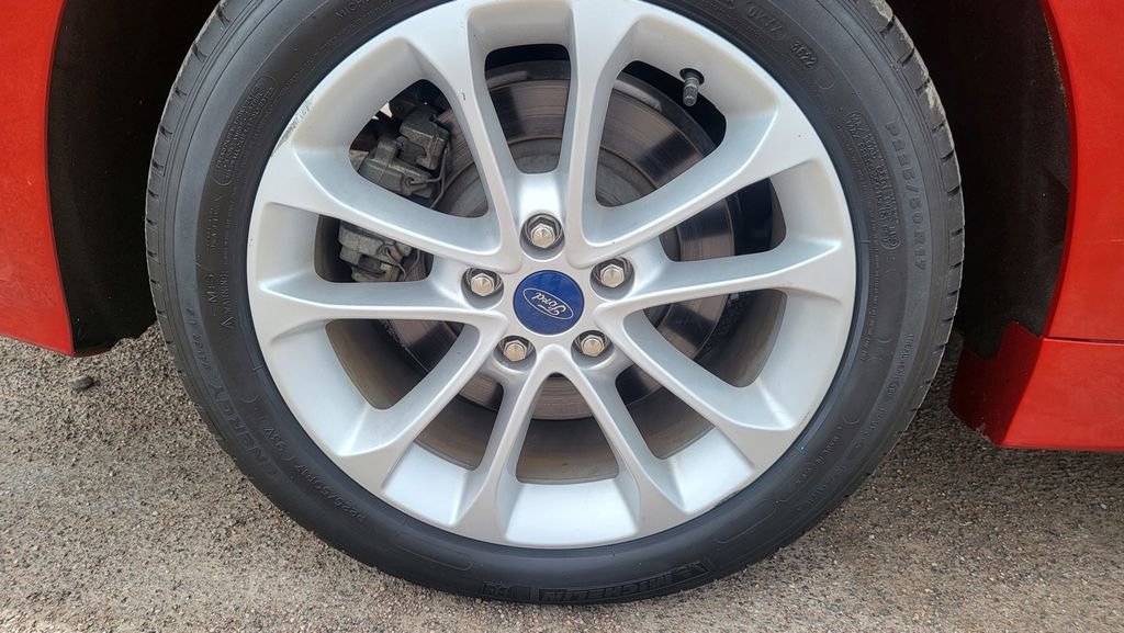 Used 2020 Ford Fusion Energi Titanium FWD image 13