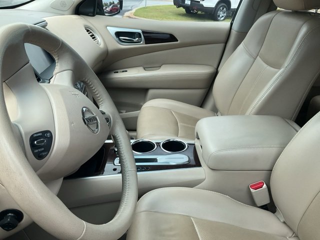 Used 2015 Nissan Pathfinder Platinum image 12