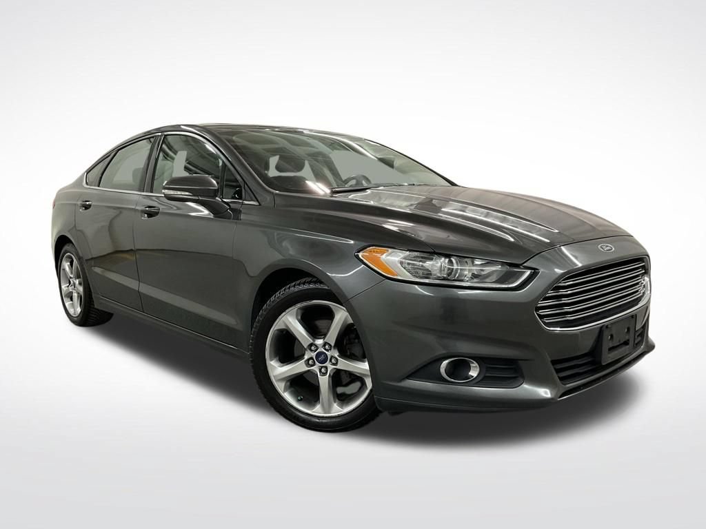 Used 2015 Ford Fusion SE w/ Equipment Group 201A FWD image 4