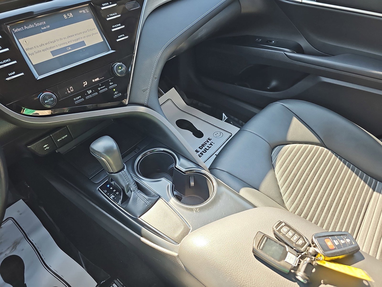 Used 2019 Toyota Camry SE w/ Convenience Package FWD image 27