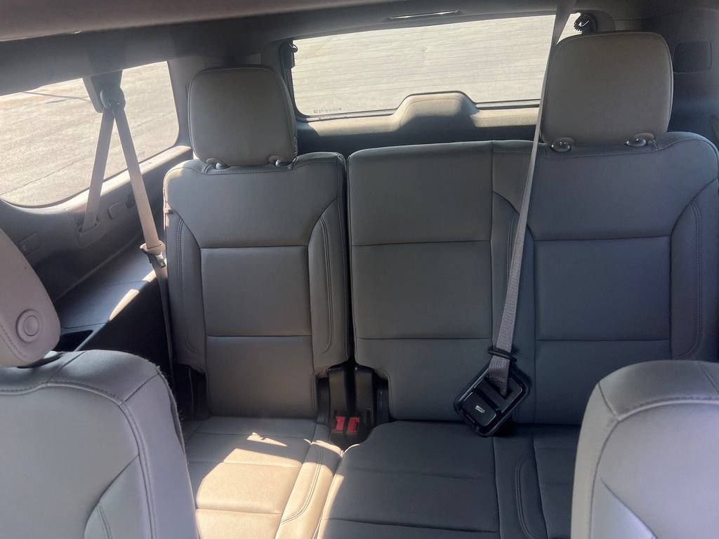 Used 2022 Chevrolet Suburban LT w/ Luxury Package AWD/4WD image 24