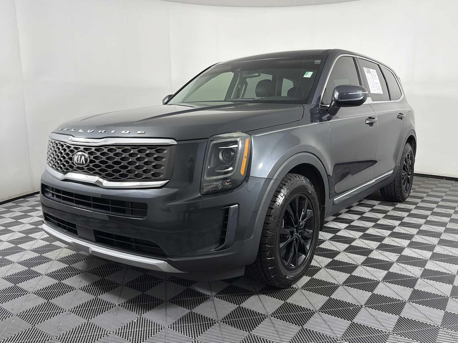 Used 2021 Kia Telluride LX FWD image 3