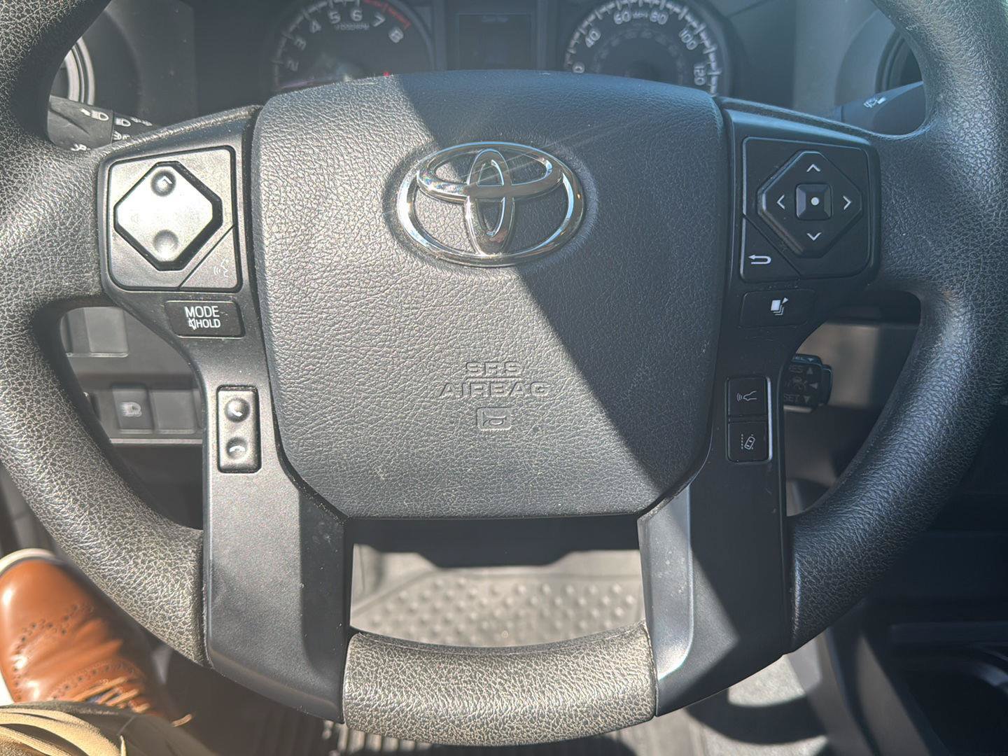 Used 2020 Toyota Tacoma SR AWD/4WD image 12
