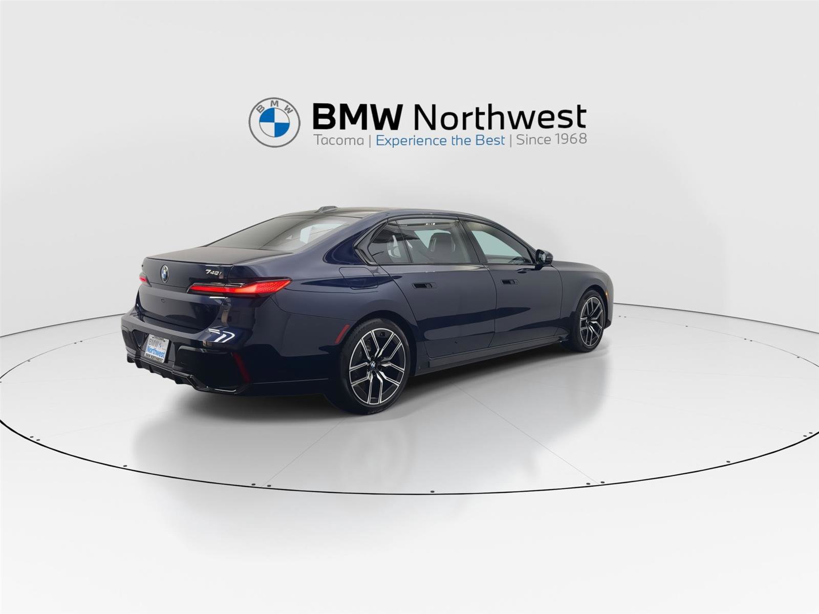 New 2026 BMW 740i xDrive w/ Executive Package image 3