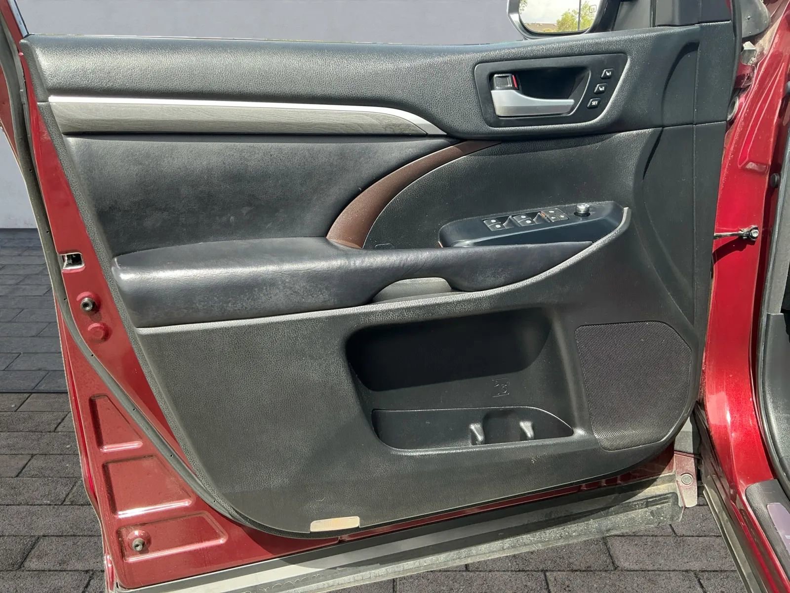 Used 2018 Toyota Highlander Limited image 10